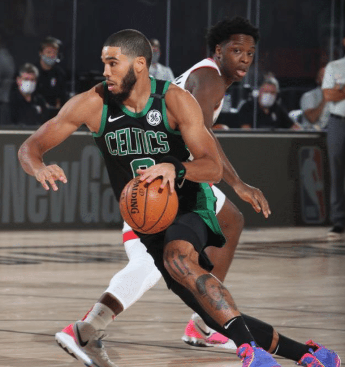  塔图姆末节21分救主 绿军逆转猛龙  